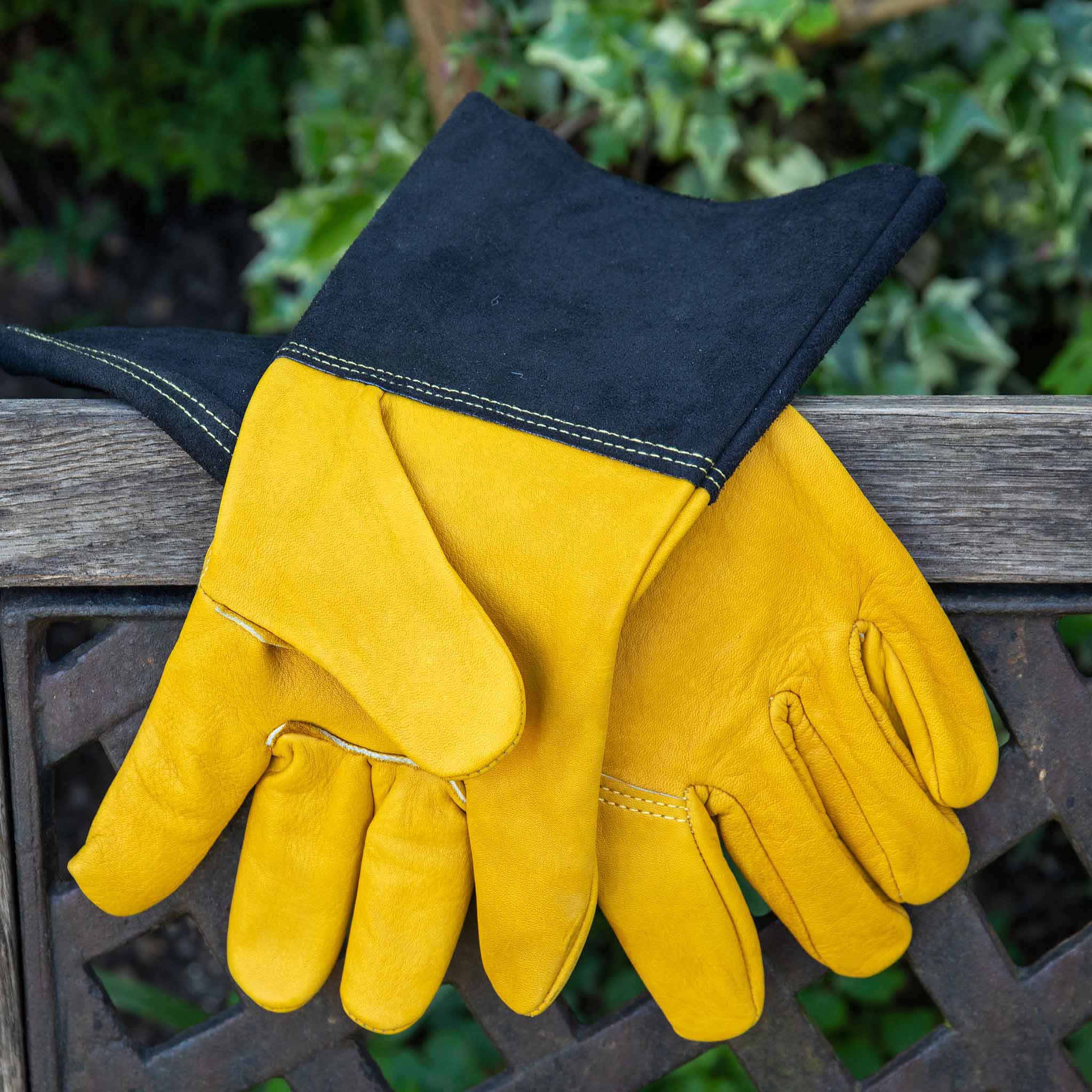 Kent & Stowe Luxury Leather Gauntlet Gloves | Marshalls Garden