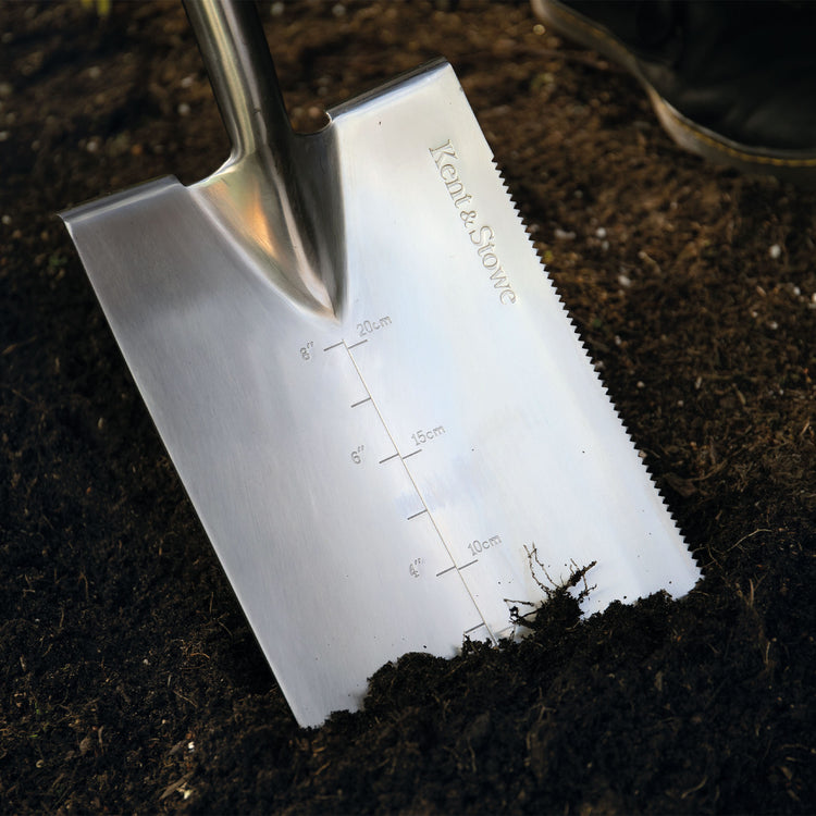 Kent & Stowe Serrated Edge Spade