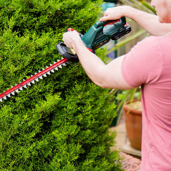 Webb Eco 20V 50cm Cordless Hedge Trimmer with 2AH Battery & Charger