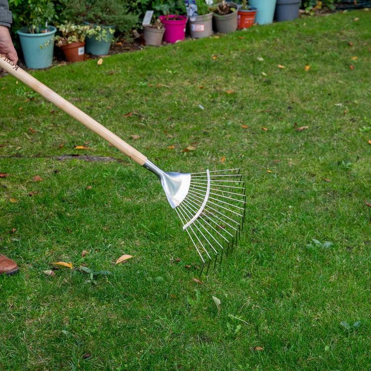 Kent & Stowe Garden Life Lawn Rake