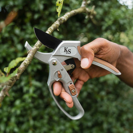 Kent & Stowe SureCut Hardwood Anvil Ratchet Secateurs