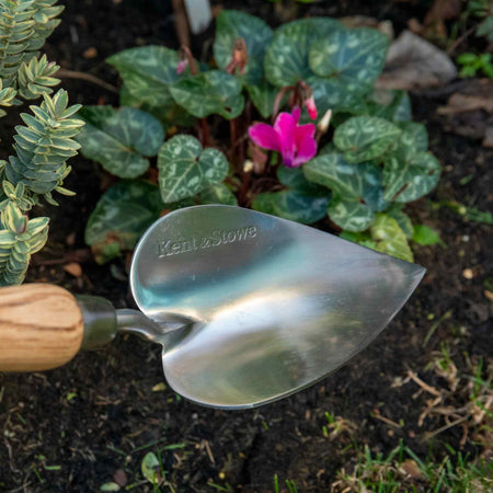 Kent & Stowe Heart Shaped Trowel