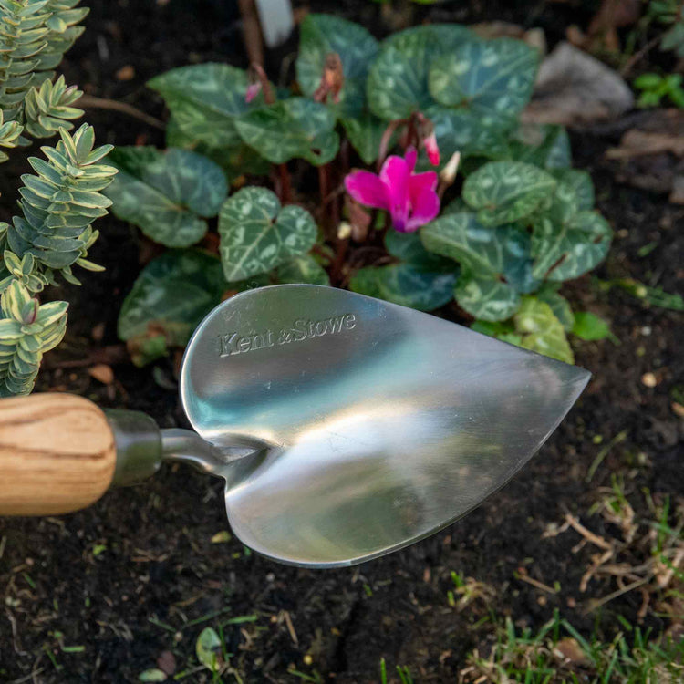 Kent & Stowe Heart Shaped Trowel