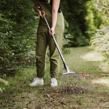 Kent & Stowe Expanding Lawn Rake