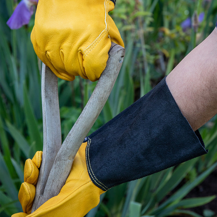 men's gauntlet gardening gloves Kent & Stowe Luxury Leather Gauntlet Gloves