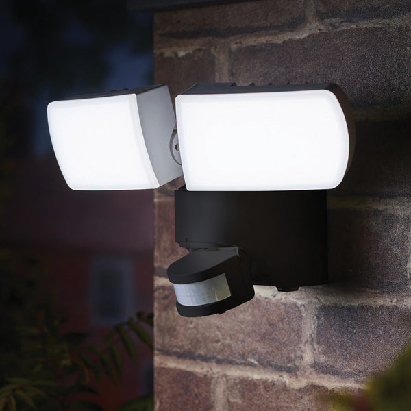 Cole & Bright Dual Power Double Solar Security Light - 800 Lumens