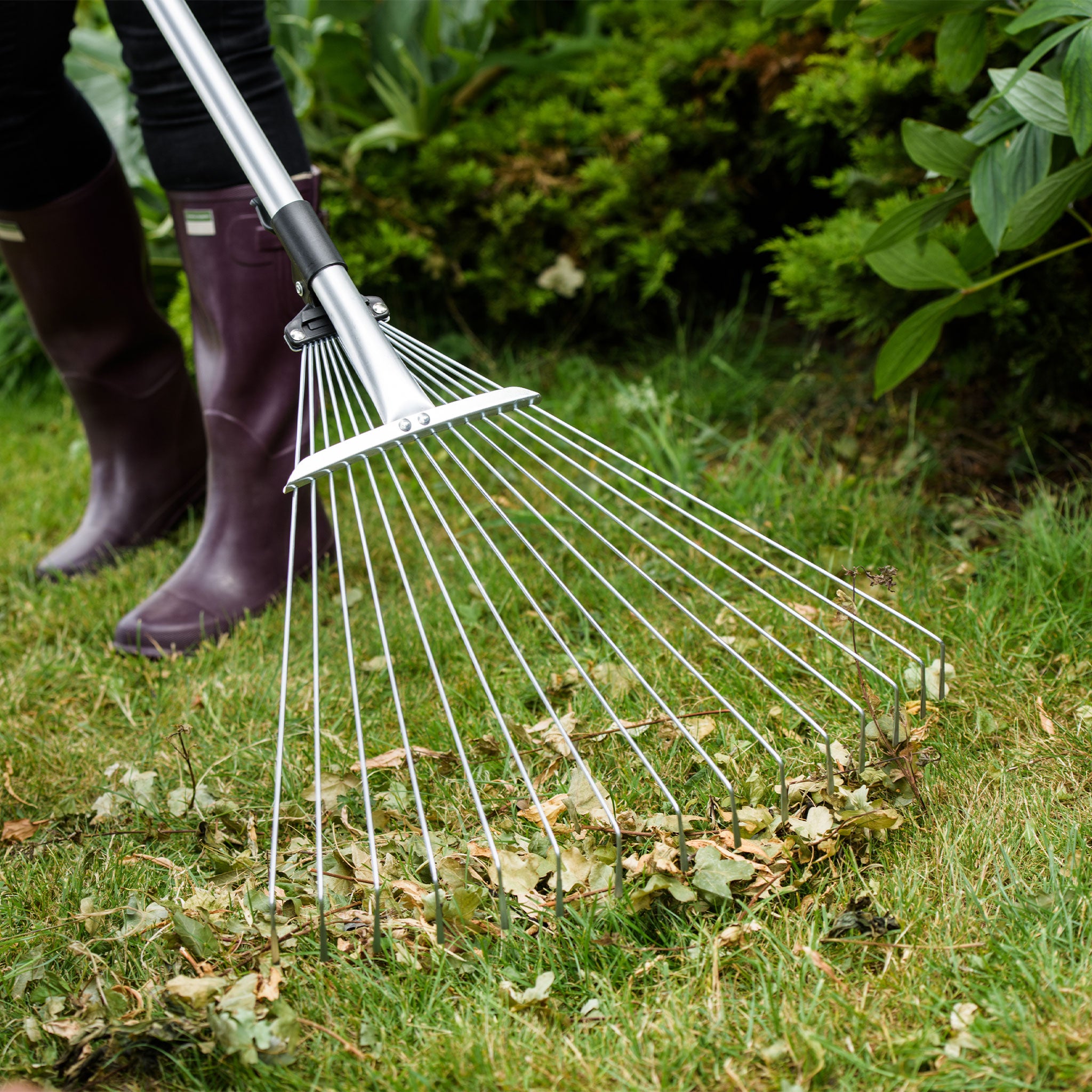 Expanding Leaf & Lawn Rake